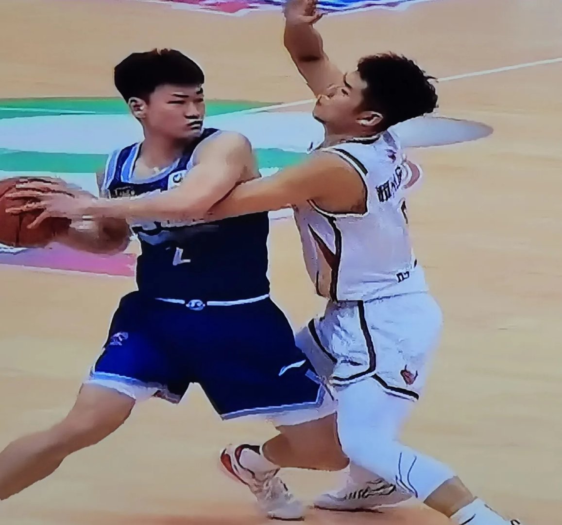 蒂姆新星出色防守表现突出,G2前途光明!比赛高潮迭起 蒂姆新星出色防守表现突出,G2前途光明!比赛高潮迭起