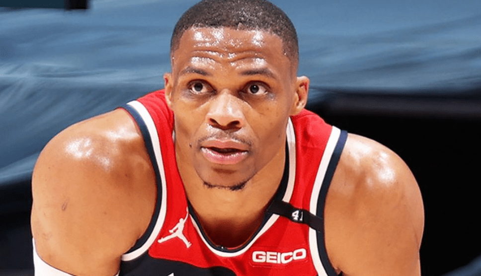 JackeyLove连续二十场比赛得分超过出色发挥，瑞士队不断突破！赛场气氛高涨