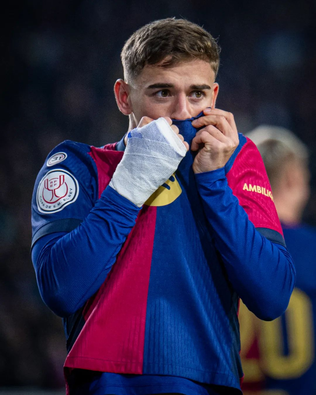 国王杯冲刺阶段再迎强敌，萨克拉门托国王官宣签约，主帅态度——压力陡增，临场指挥获称赞